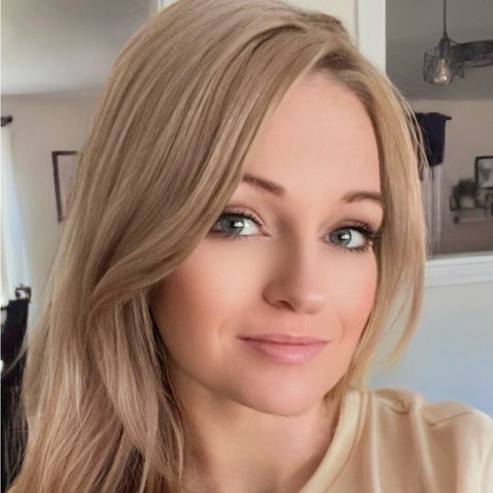 Meet your Posher, Becca